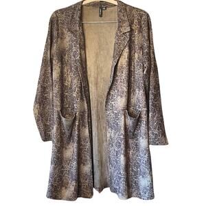 Ethyl moleskin soft animal long sleeve pockets print duster. Size L
